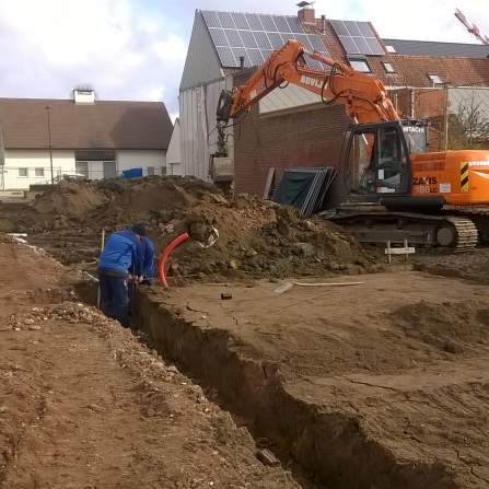 De eerste spadesteek
